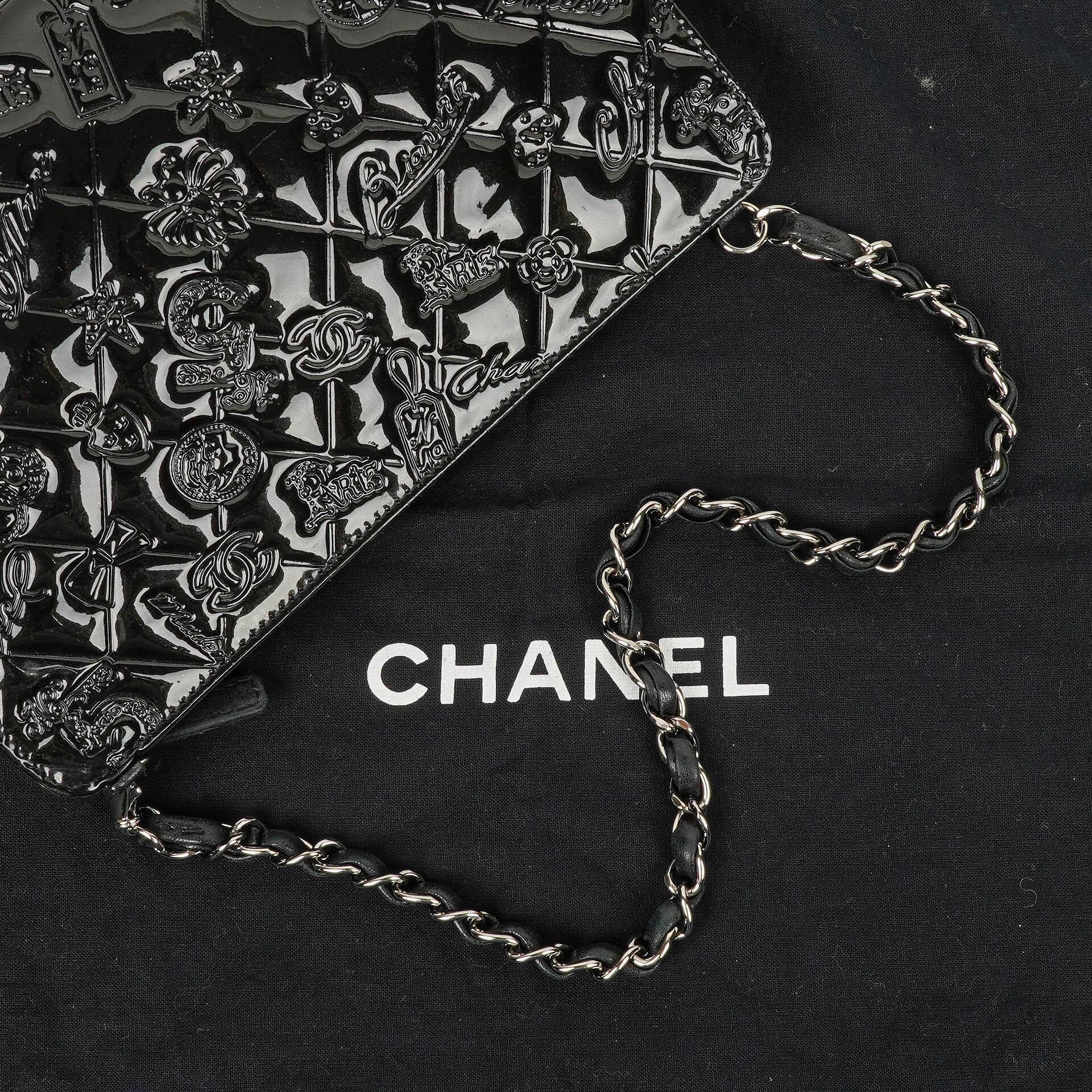 Chanel Lucky Charm Pochatte aus schwarzem Lackleder