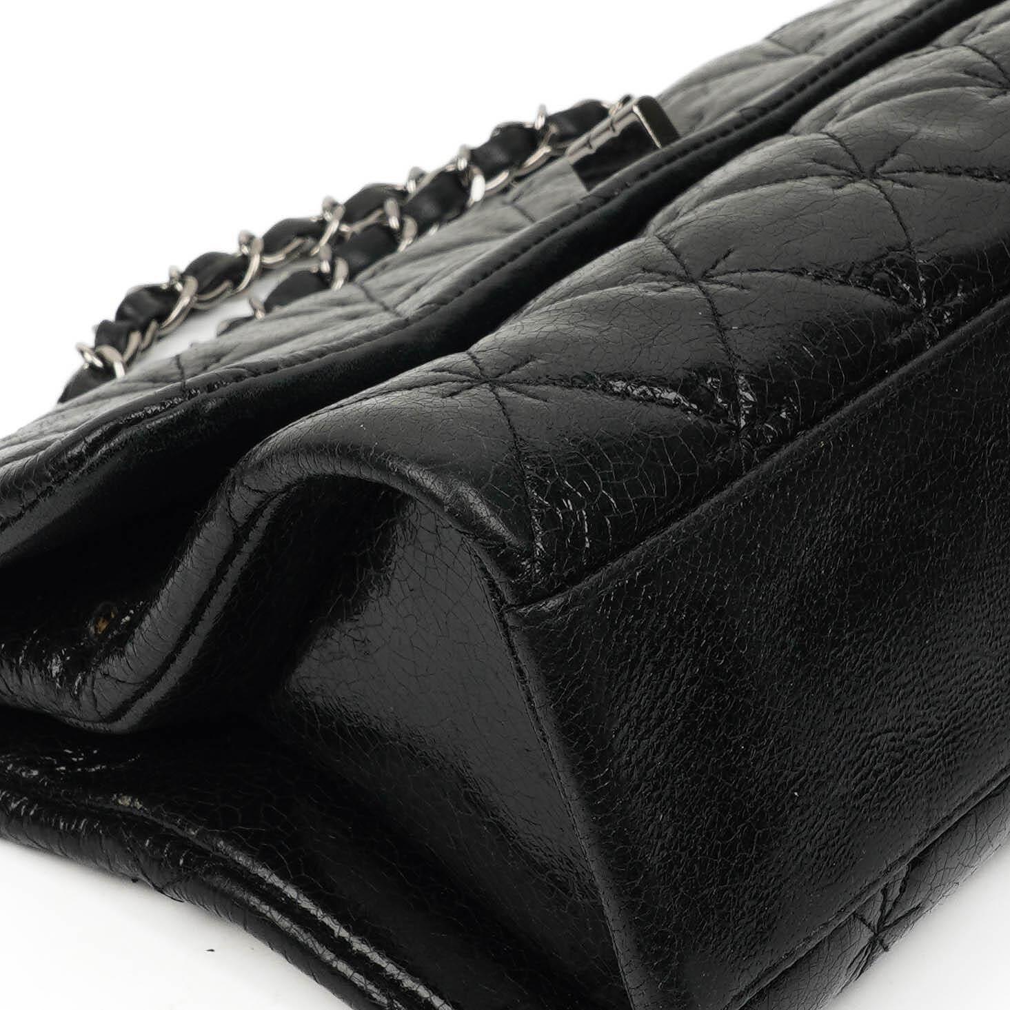 Chanel Mademoiselle Klappentasche aus glasiertem Crackled-Kalbsleder mit silberfarbenen Beschlägen