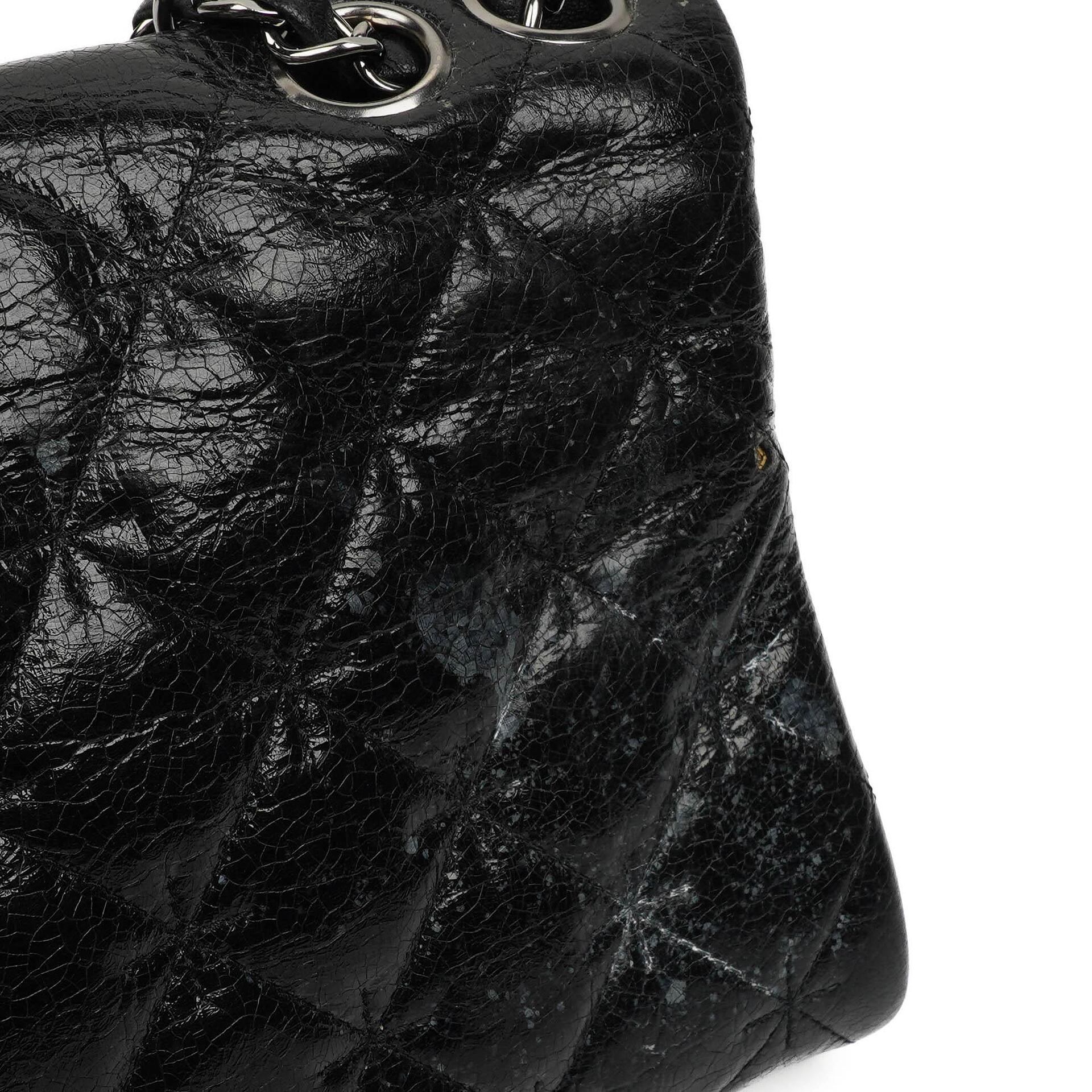 Chanel Mademoiselle Klappentasche aus glasiertem Crackled-Kalbsleder mit silberfarbenen Beschlägen