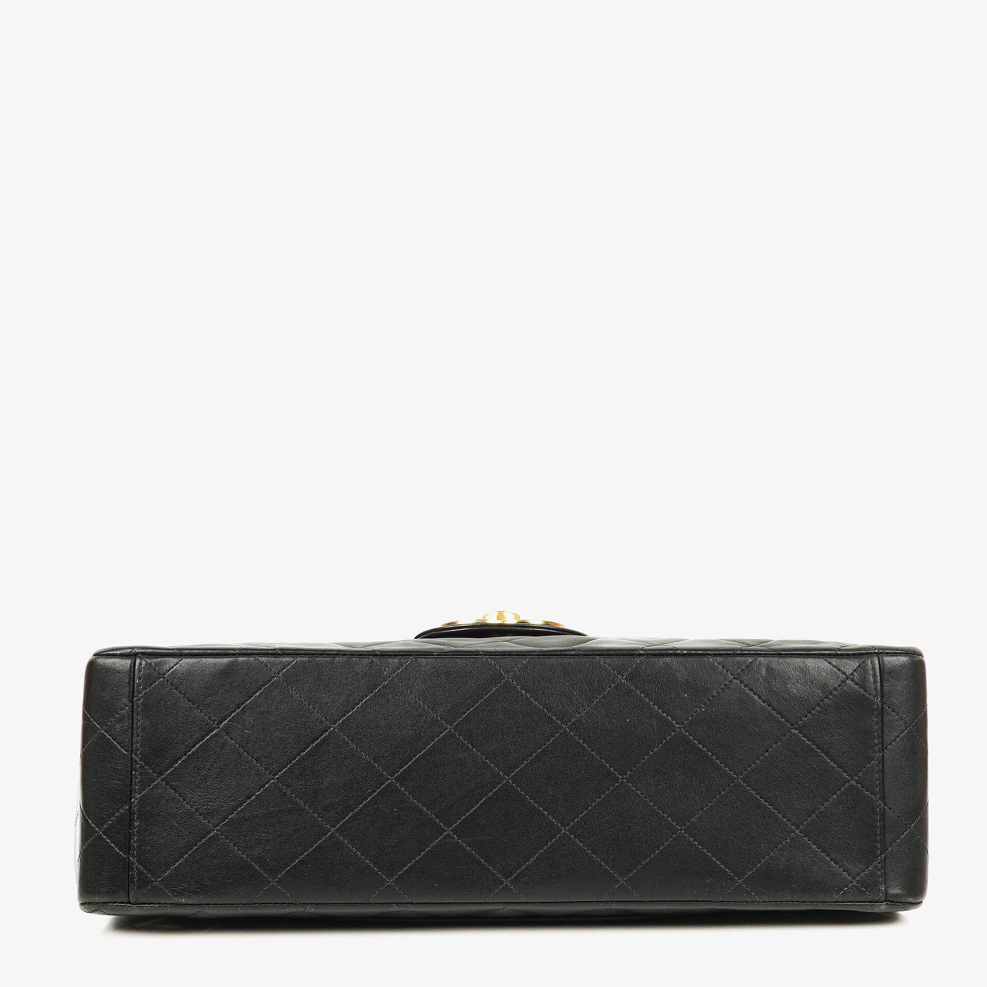 Chanel Maxi Jumbo CC Classic Single Flap Tasche in Schwarz aus gestepptem Lammleder mit 24K vergoldeten Beschlägen