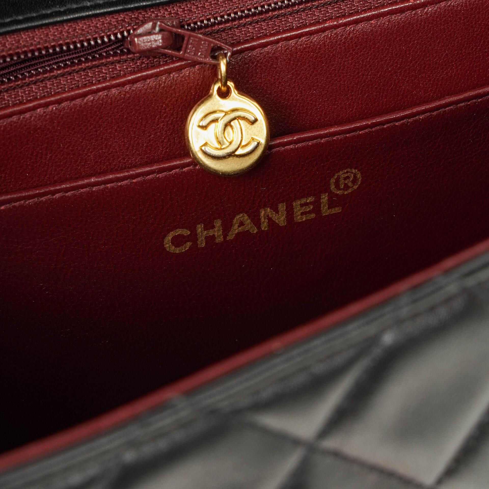 Chanel Maxi Jumbo CC Classic Single Flap Tasche in Schwarz aus gestepptem Lammleder mit 24K vergoldeten Beschlägen