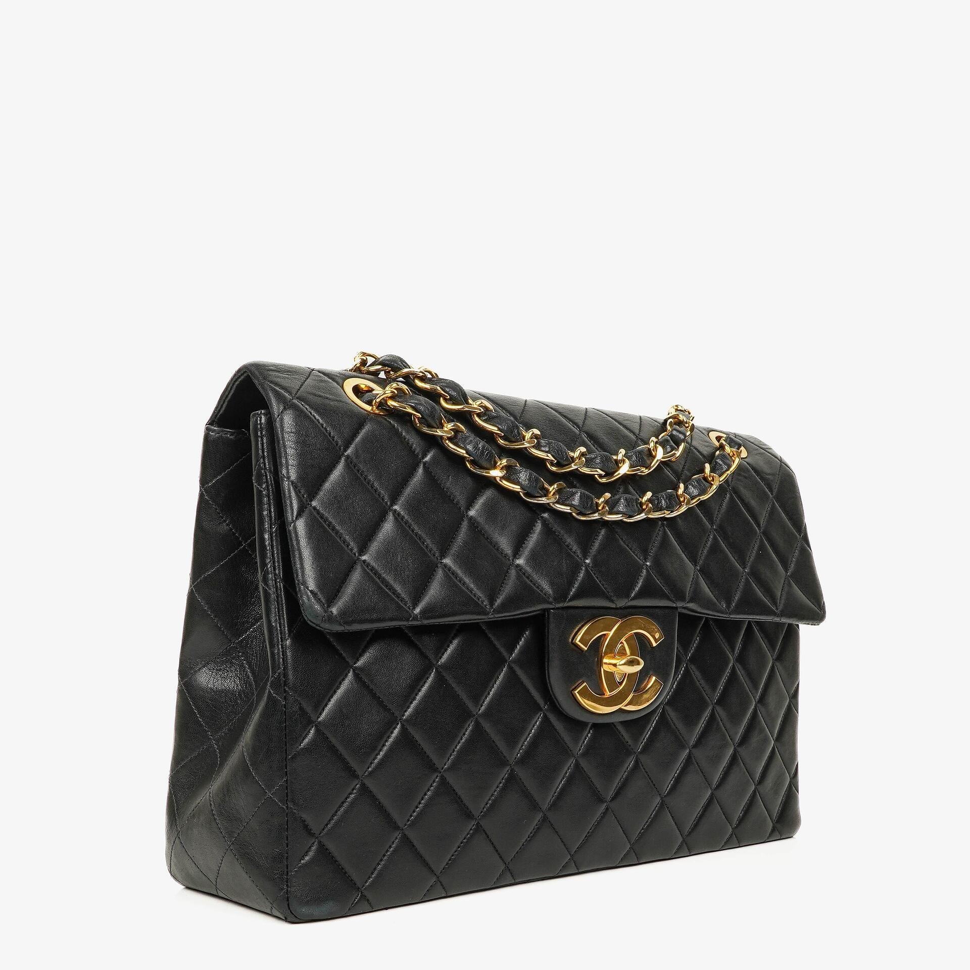 Chanel Maxi Jumbo CC Classic Single Flap Tasche aus schwarzem gestepptem Lammleder mit 24K vergoldeter Hardware