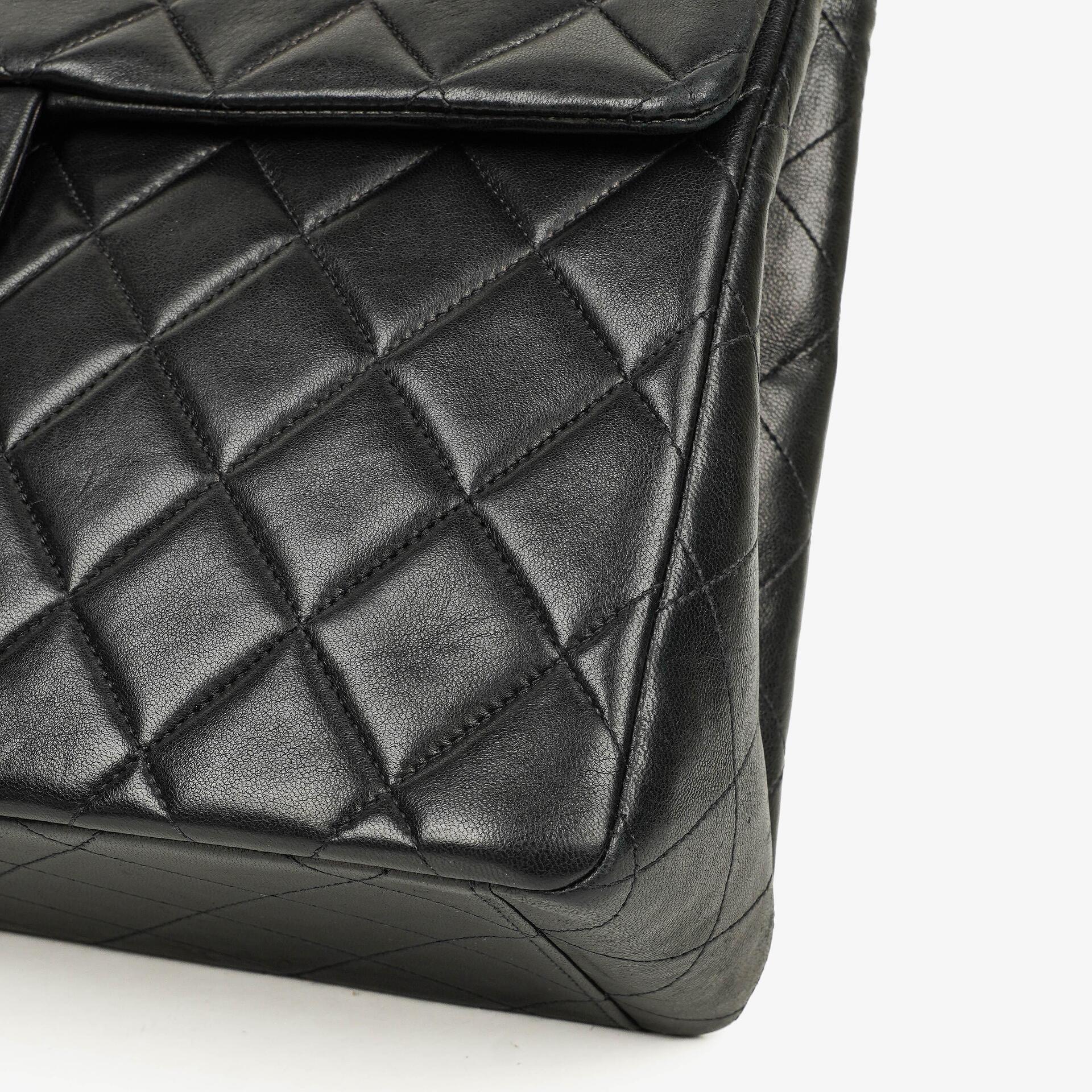 Chanel Maxi Jumbo CC Classic Single Flap Tasche aus schwarzem gestepptem Lammleder mit 24K vergoldeter Hardware