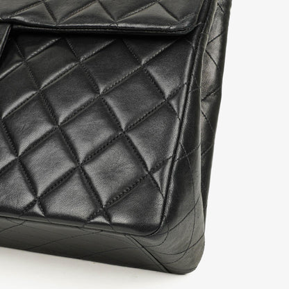 Chanel Maxi Jumbo CC Classic Single Flap Tasche aus schwarzem gestepptem Lammleder mit 24K vergoldeter Hardware