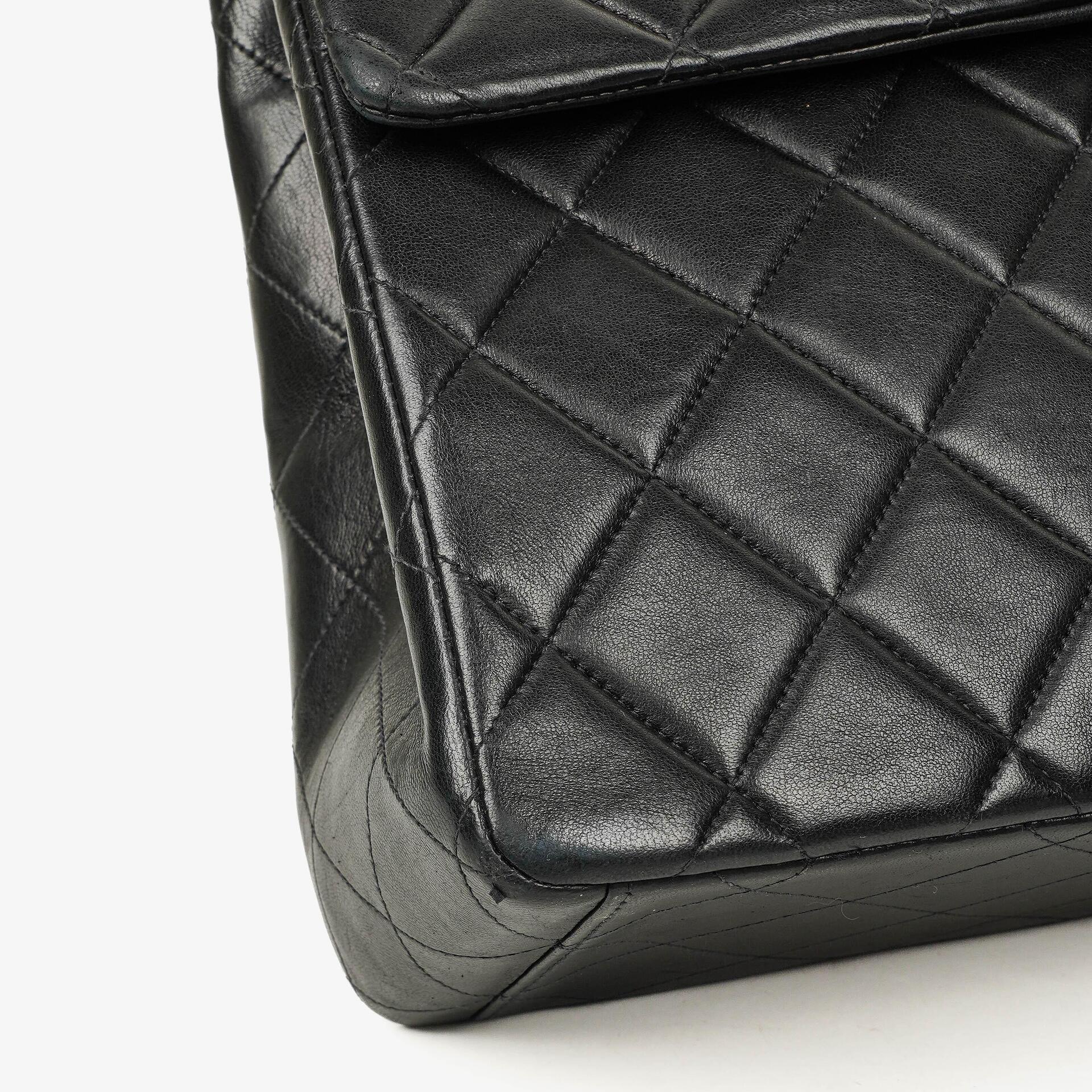 Chanel Maxi Jumbo CC Classic Single Flap Tasche aus schwarzem gestepptem Lammleder mit 24K vergoldeter Hardware
