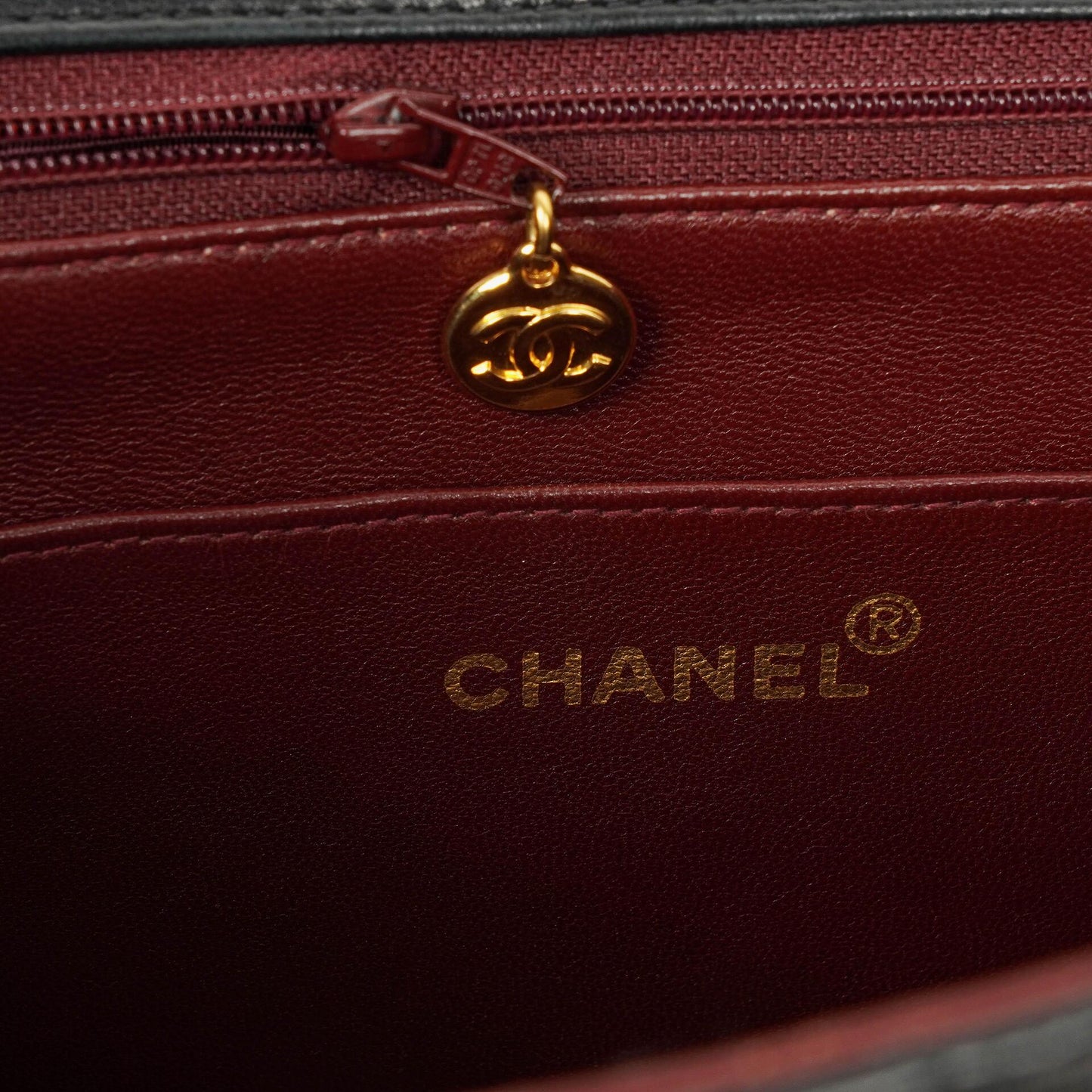 Chanel Maxi Jumbo CC Classic Single Flap Tasche aus schwarzem gestepptem Lammleder mit 24K vergoldeter Hardware