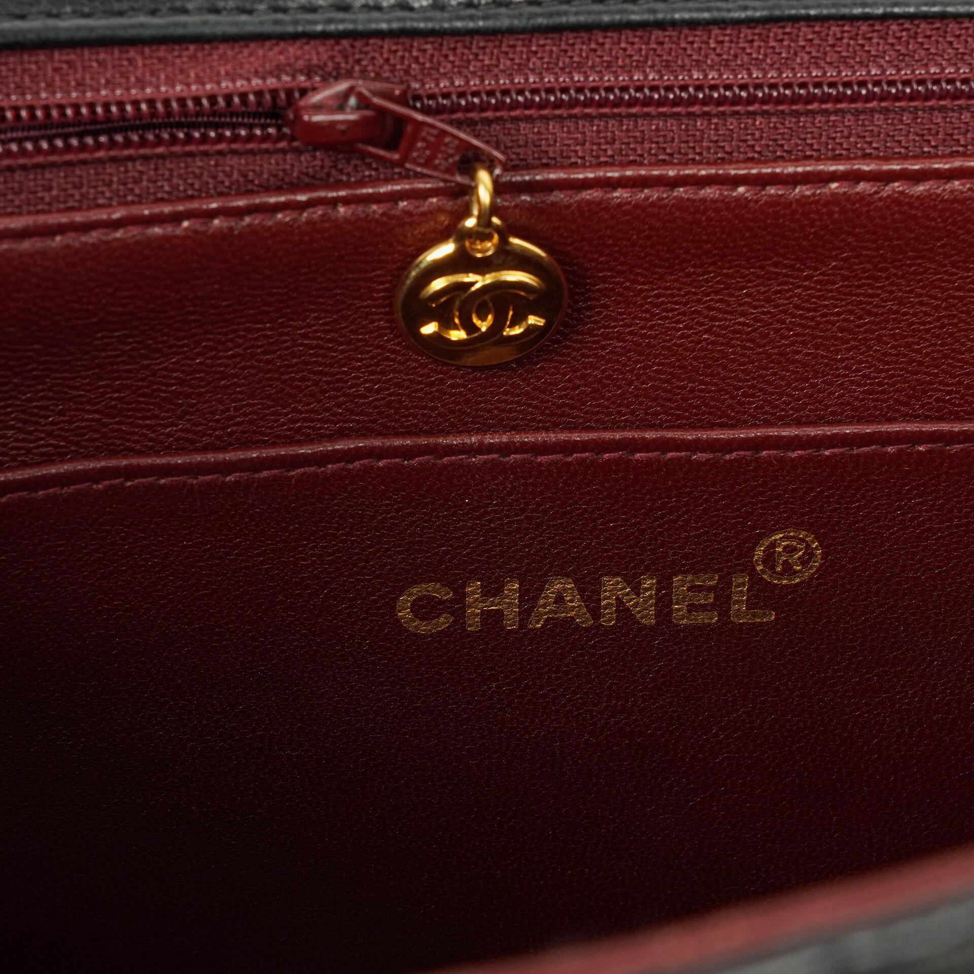Chanel Maxi Jumbo CC Classic Single Flap Tasche aus schwarzem gestepptem Lammleder mit 24K vergoldeter Hardware