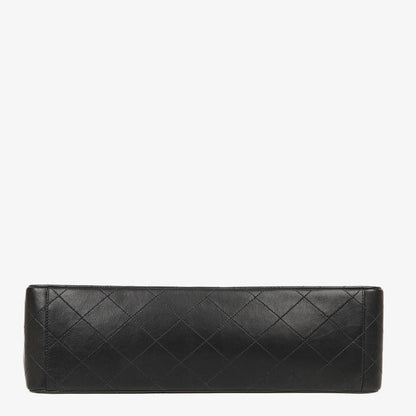 CHANEL Maxi Jumbo CC Classic Single Flap Tasche aus schwarzem gestepptem Lammleder mit 24K vergoldeten Beschlägen