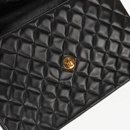 CHANEL Maxi Jumbo CC Classic Single Flap Tasche aus schwarzem gestepptem Lammleder mit 24K vergoldeten Beschlägen