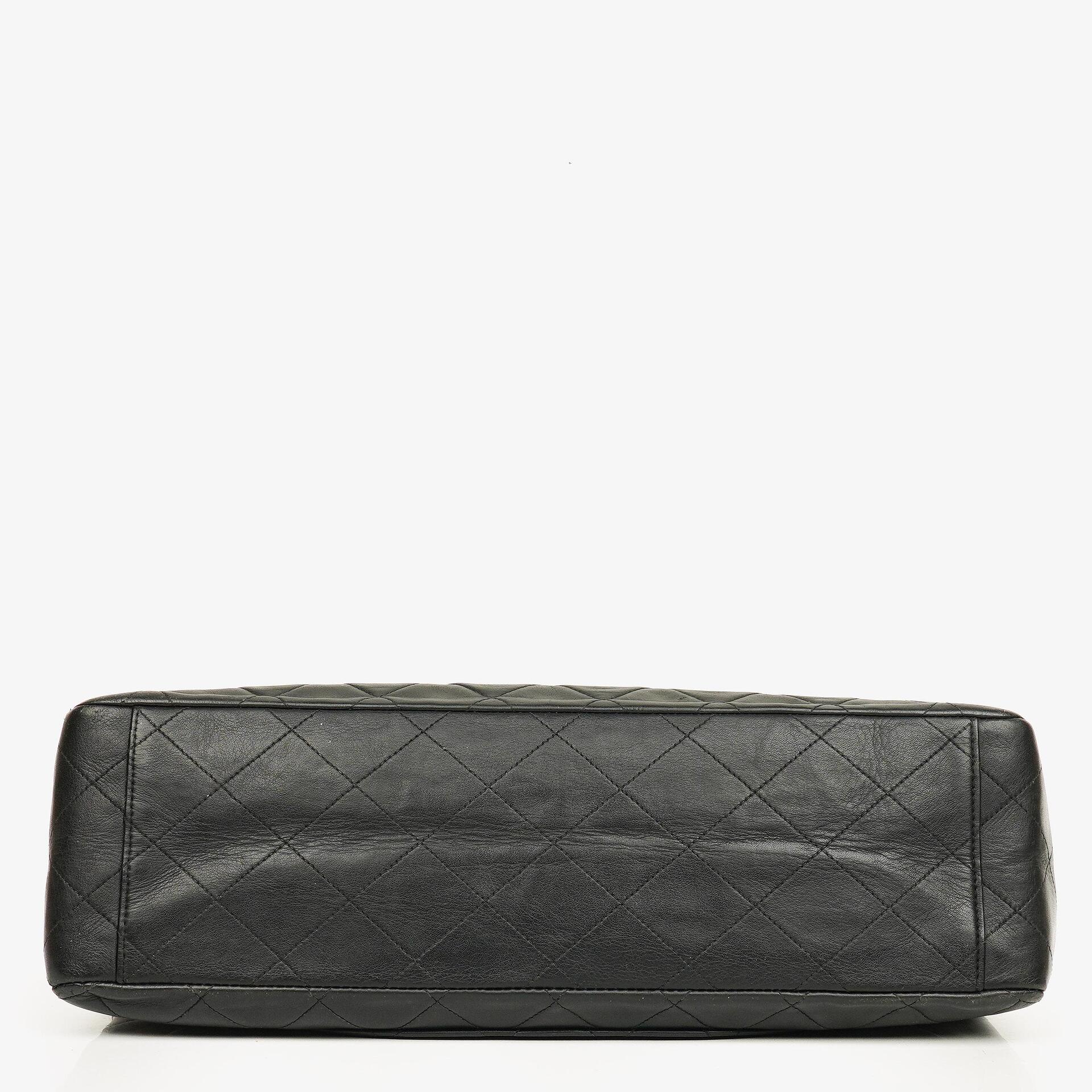Chanel Maxi Jumbo CC Klassische Einfache Klappentasche Schwarz Gestepptes Lammleder 24K Vergoldete Beschläge