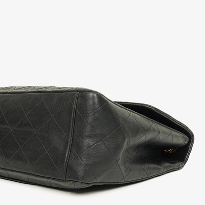 Chanel Maxi Jumbo CC Klassische Einfache Klappentasche Schwarz Gestepptes Lammleder 24K Vergoldete Beschläge