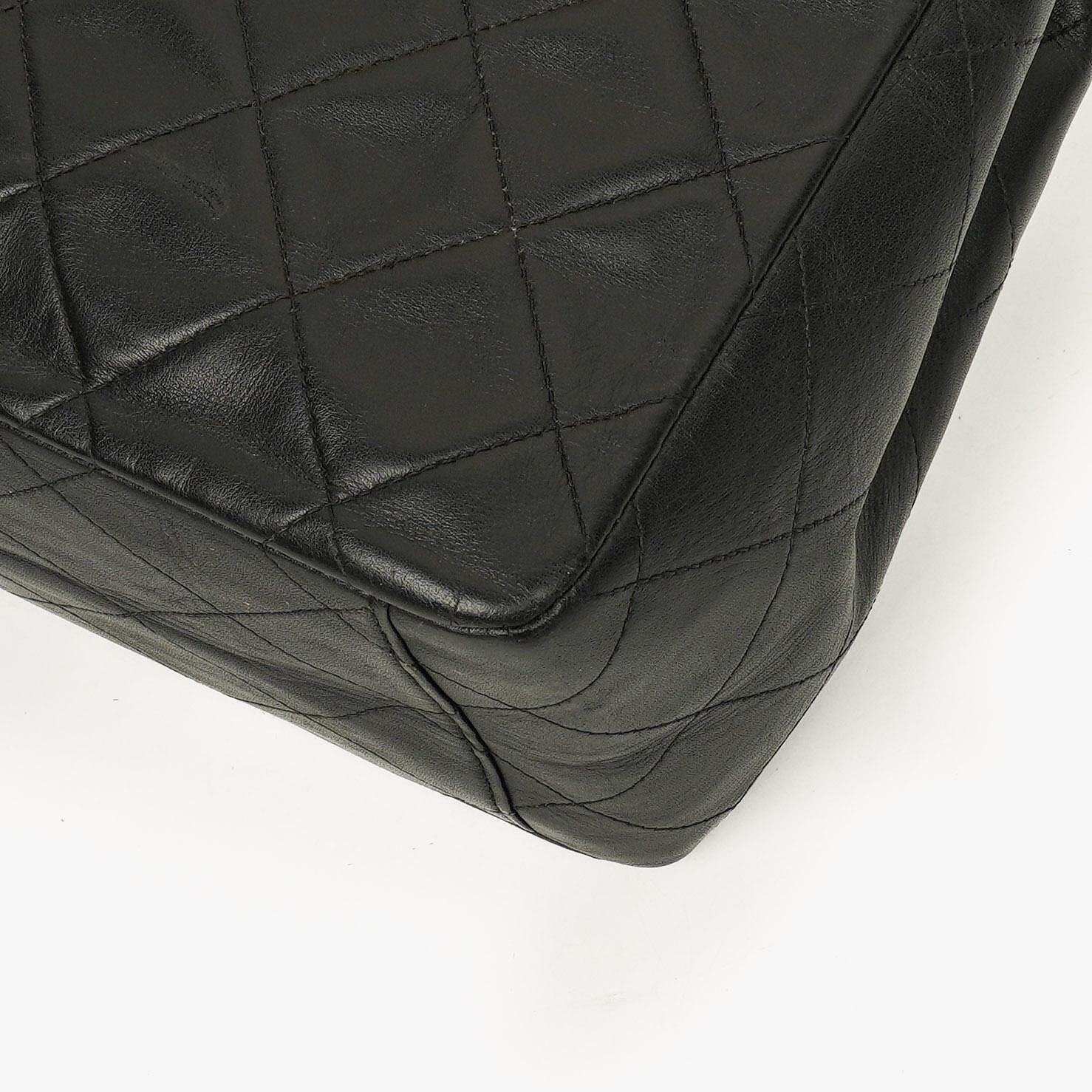 Chanel Maxi Jumbo CC Klassische Einfache Klappentasche Schwarz Gestepptes Lammleder 24K Vergoldete Beschläge