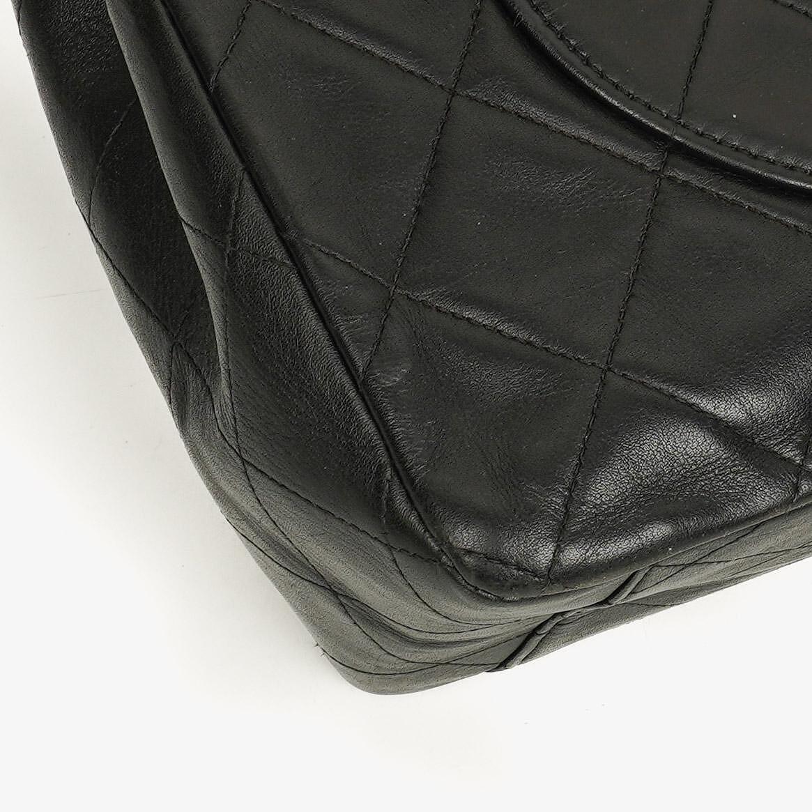 Chanel Maxi Jumbo CC Klassische Einfache Klappentasche Schwarz Gestepptes Lammleder 24K Vergoldete Beschläge