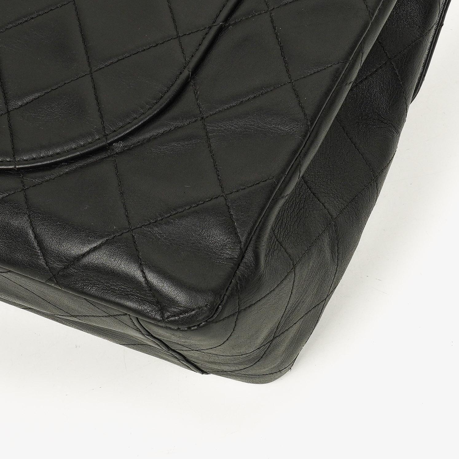 Chanel Maxi Jumbo CC Klassische Einfache Klappentasche Schwarz Gestepptes Lammleder 24K Vergoldete Beschläge