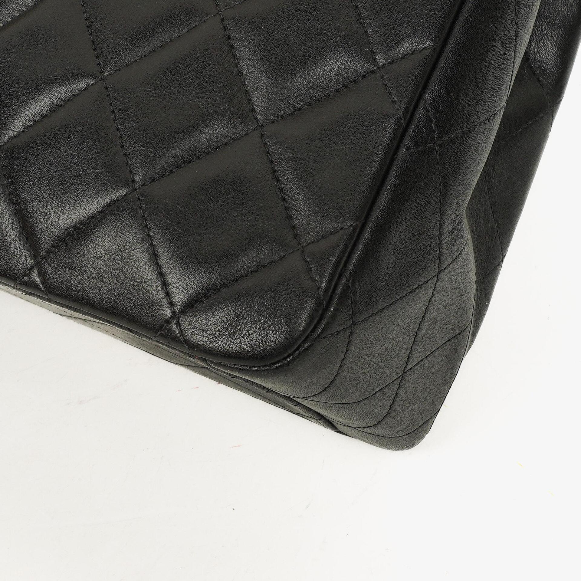 Chanel Maxi Jumbo Classic Single Flap Tasche Schwarz gestepptes Lammleder 24K vergoldete Hardware