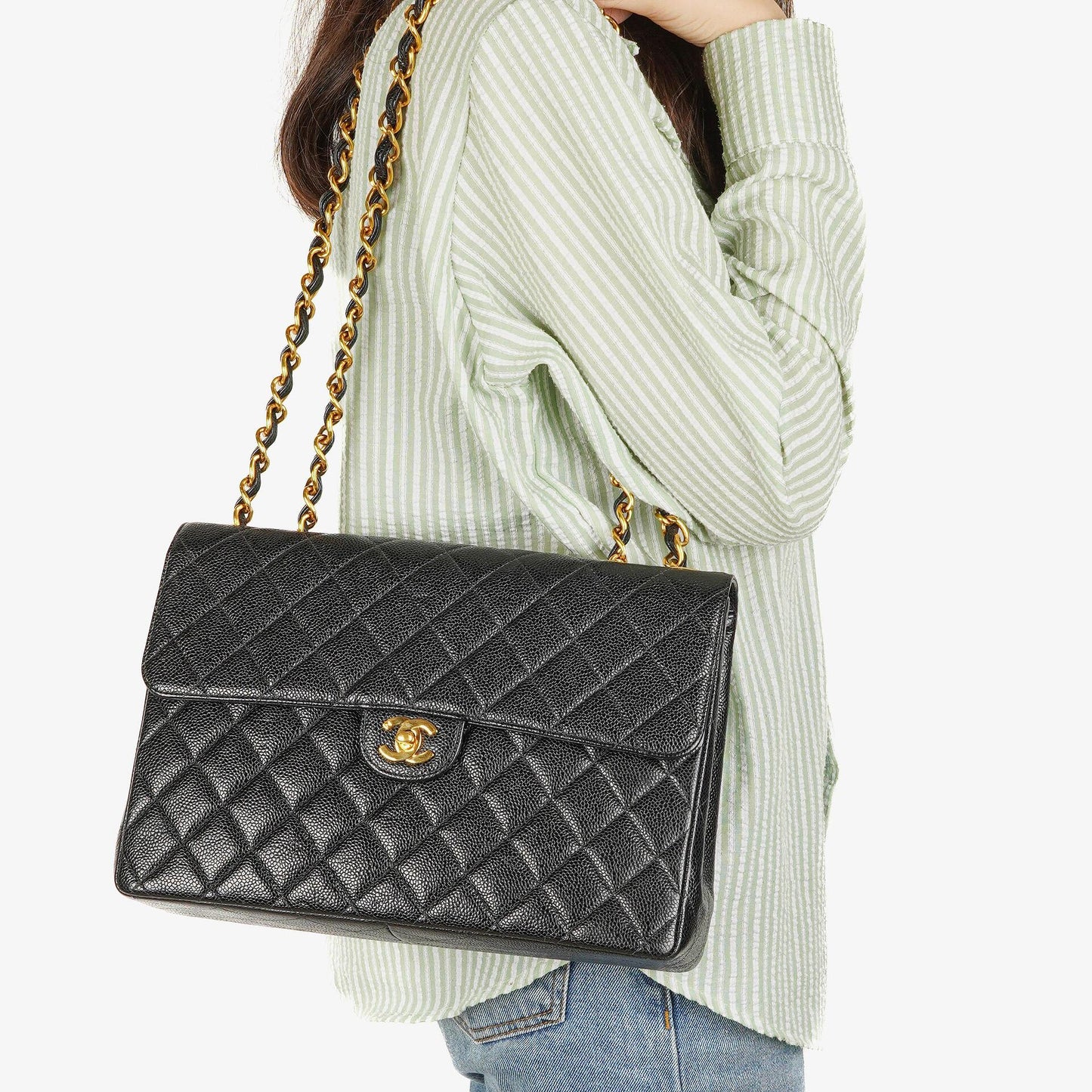 Chanel Maxi Jumbo Classic Single Flap Bag aus schwarzem gestepptem Lammleder mit 24K vergoldeter Hardware