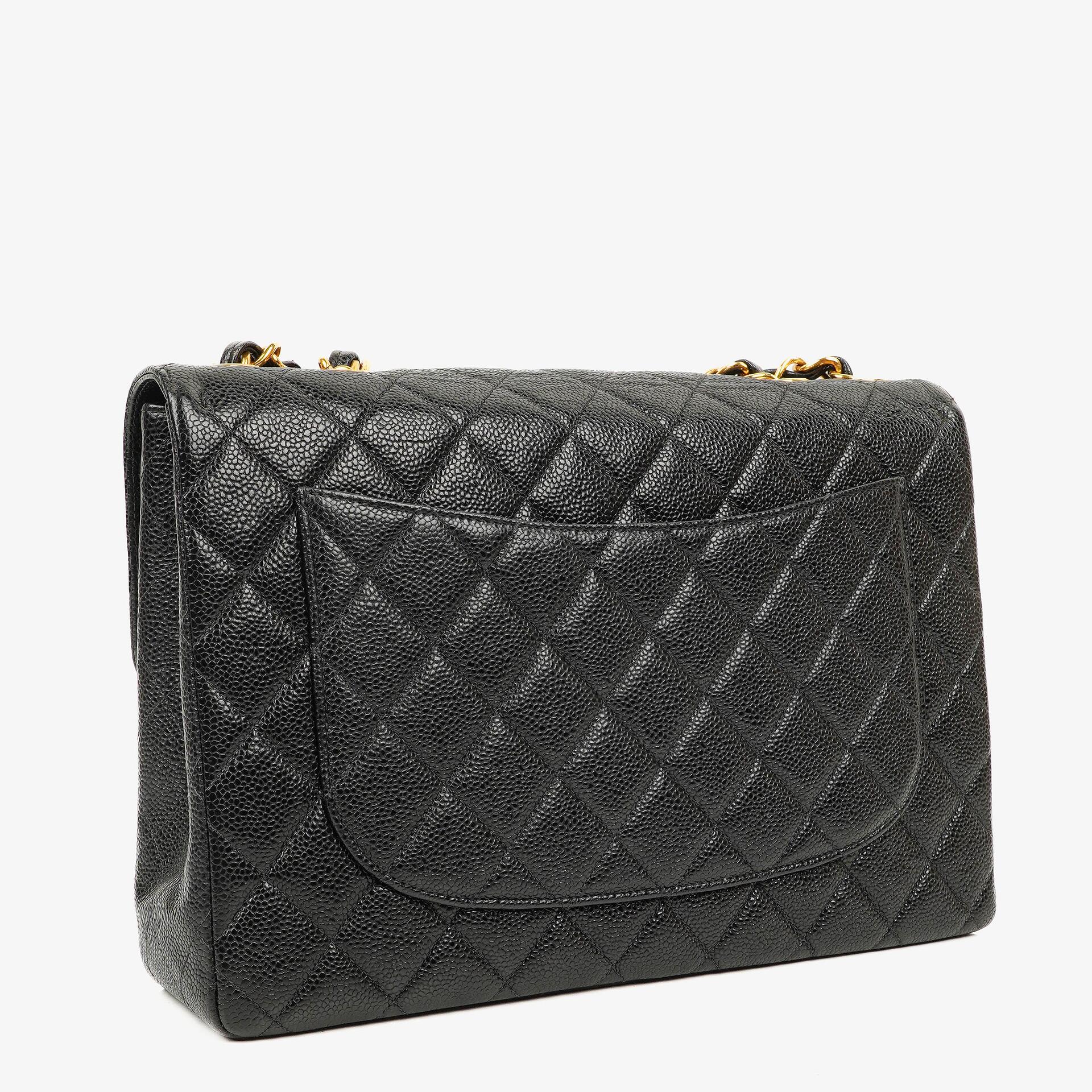 Chanel Maxi Jumbo Classic Single Flap Bag aus schwarzem gestepptem Lammleder mit 24K vergoldeter Hardware