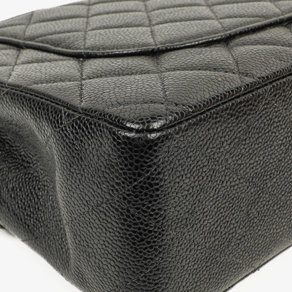 Chanel Maxi Jumbo Classic Single Flap Bag aus schwarzem gestepptem Lammleder mit 24K vergoldeter Hardware