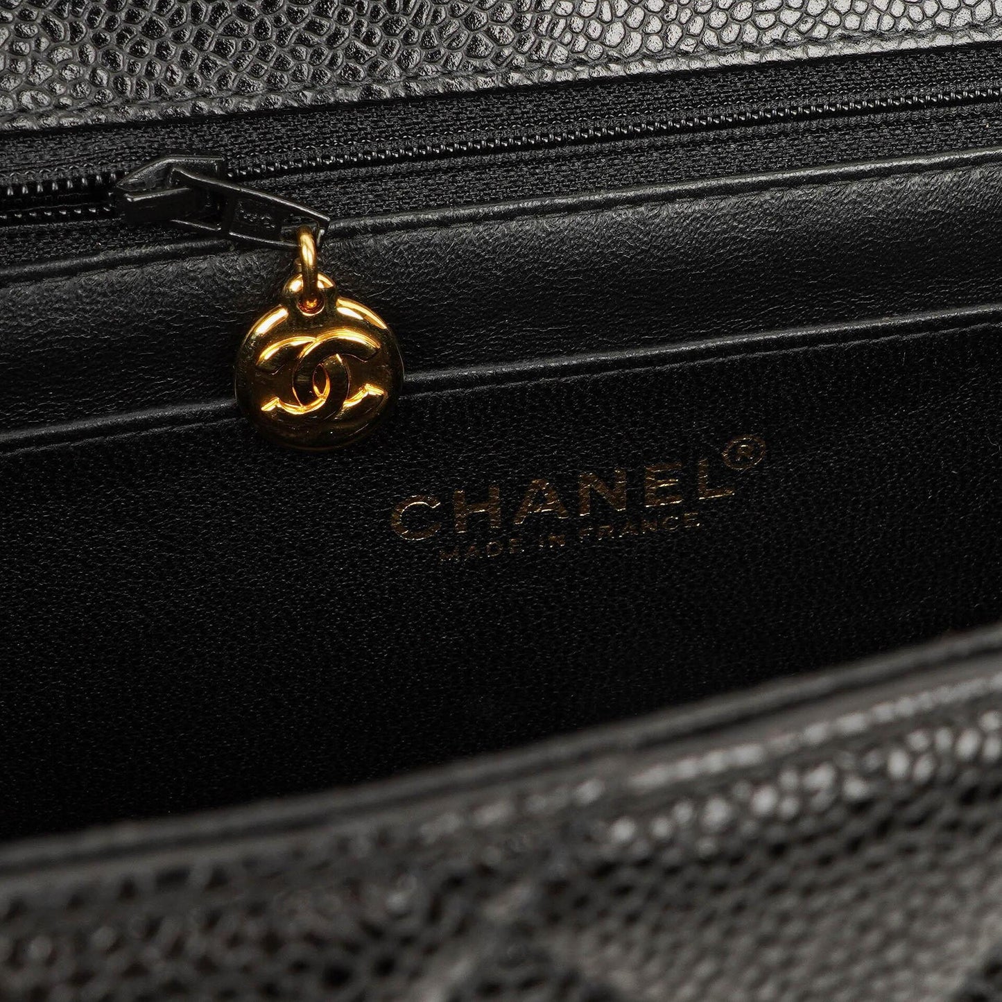 Chanel Maxi Jumbo Classic Single Flap Bag aus schwarzem gestepptem Lammleder mit 24K vergoldeter Hardware