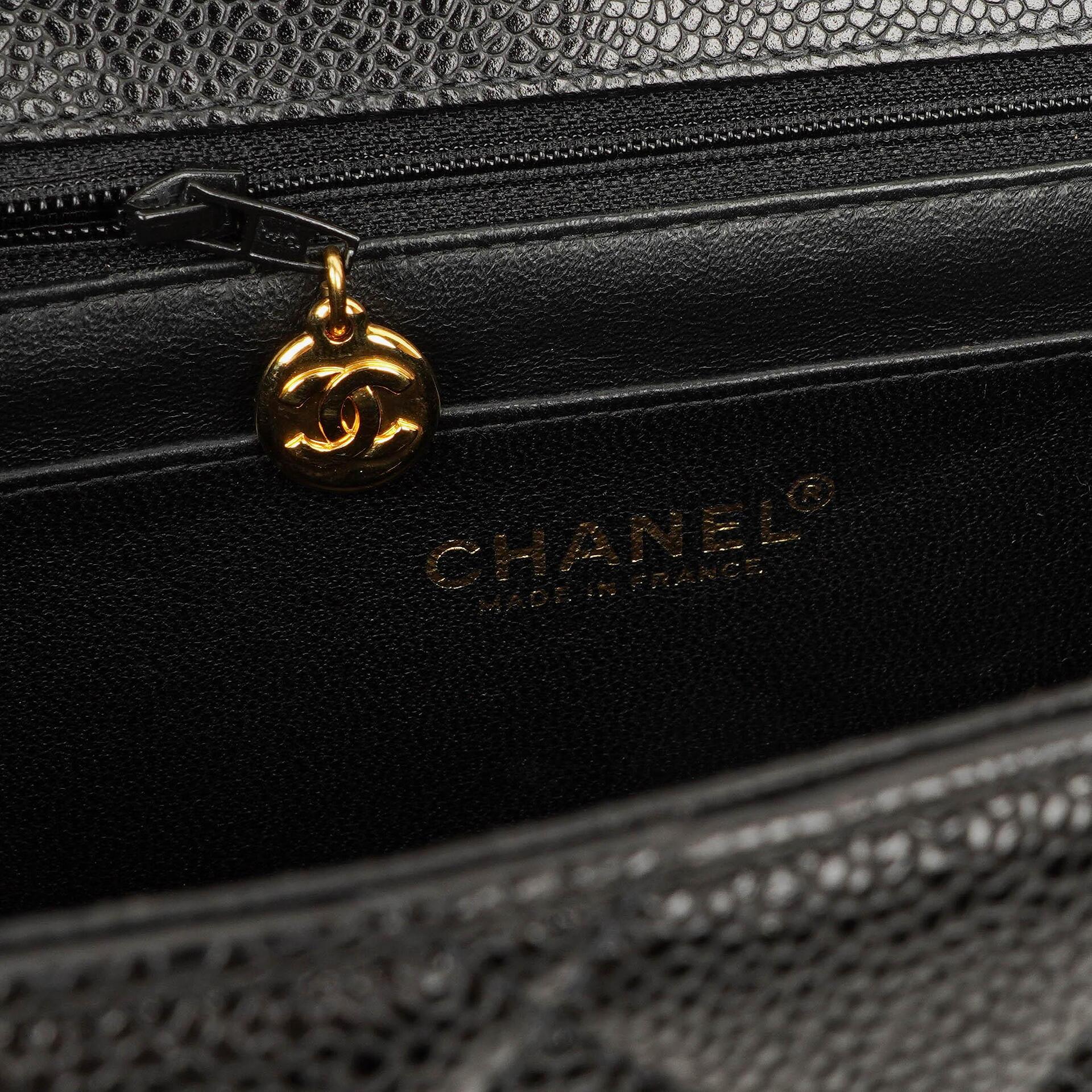 Chanel Maxi Jumbo Classic Single Flap Bag aus schwarzem gestepptem Lammleder mit 24K vergoldeter Hardware