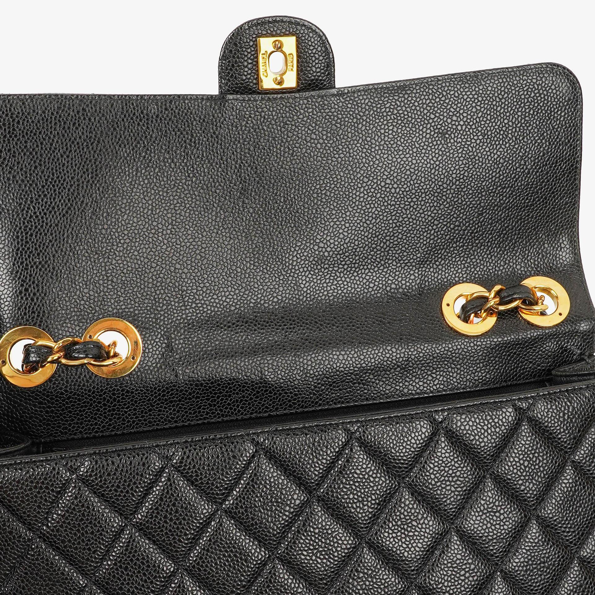 Chanel Maxi Jumbo Classic Single Flap Bag aus schwarzem gestepptem Lammleder mit 24K vergoldeter Hardware