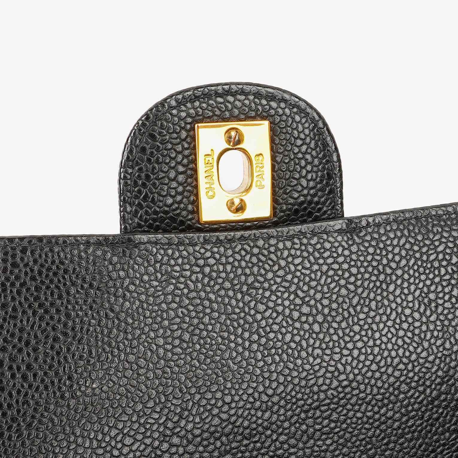 Chanel Maxi Jumbo Classic Single Flap Bag aus schwarzem gestepptem Lammleder mit 24K vergoldeter Hardware