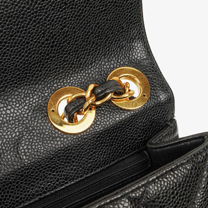 Chanel Maxi Jumbo Classic Single Flap Bag aus schwarzem gestepptem Lammleder mit 24K vergoldeter Hardware