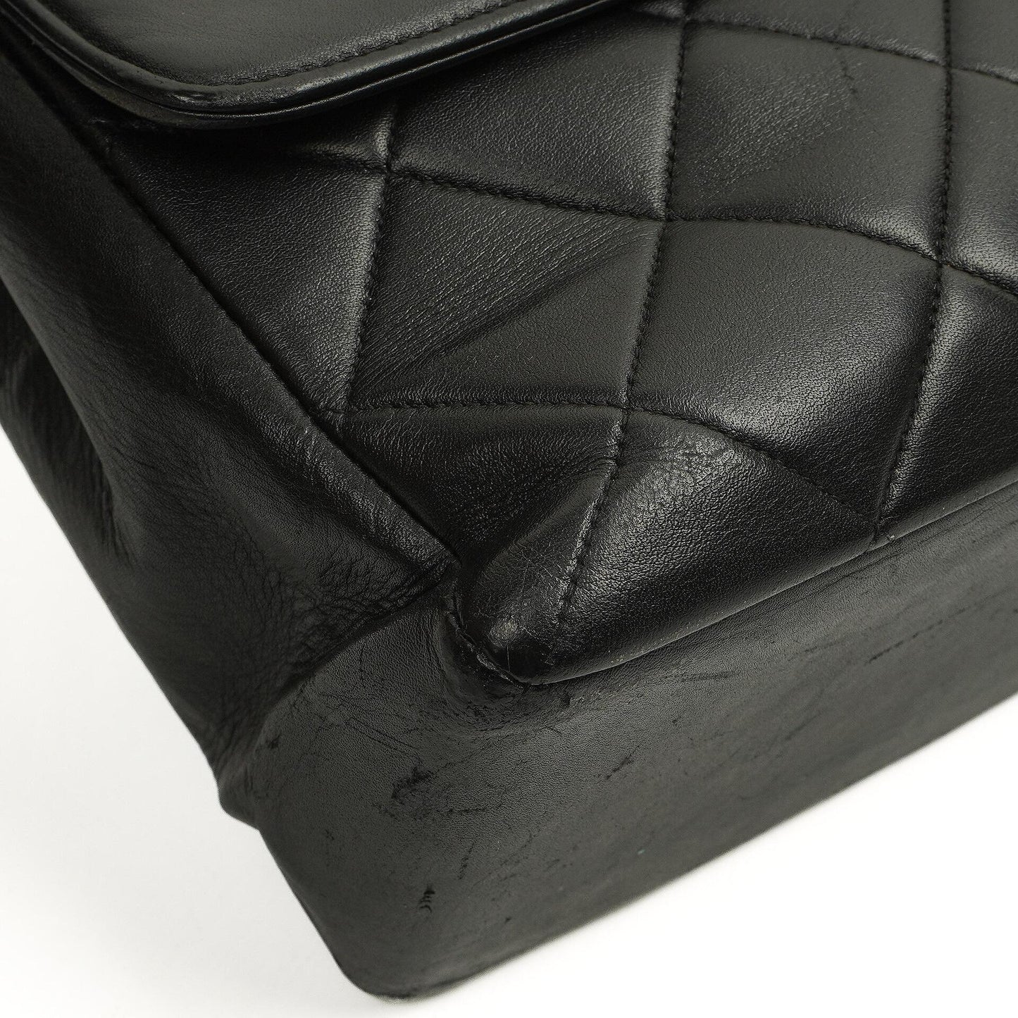 Chanel Classic Maxi Jumbo Single Flap Bag aus schwarzem gestepptem Lammleder mit 24K vergoldeten Beschlägen