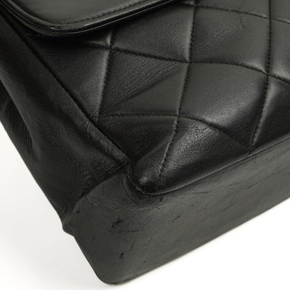 Chanel Classic Maxi Jumbo Single Flap Bag aus schwarzem gestepptem Lammleder mit 24K vergoldeten Beschlägen