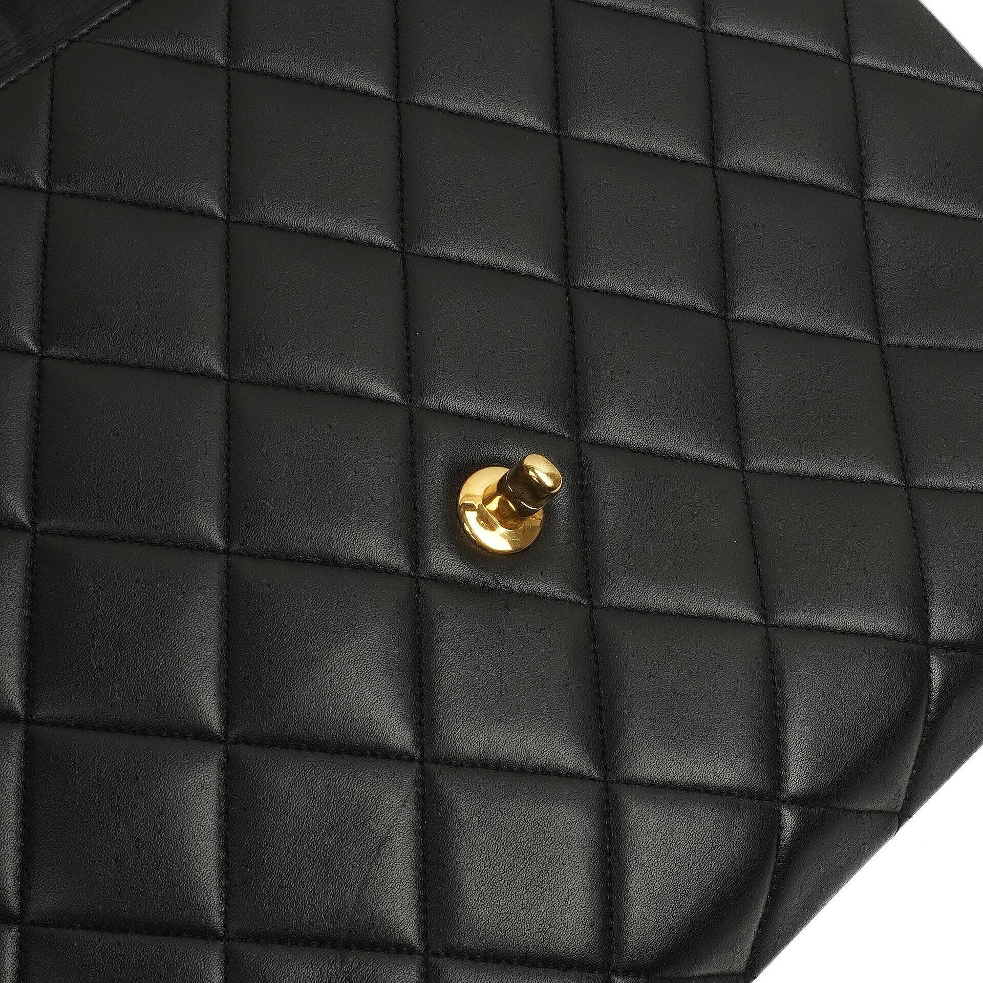 Chanel Classic Maxi Jumbo Single Flap Bag aus schwarzem gestepptem Lammleder mit 24K vergoldeten Beschlägen
