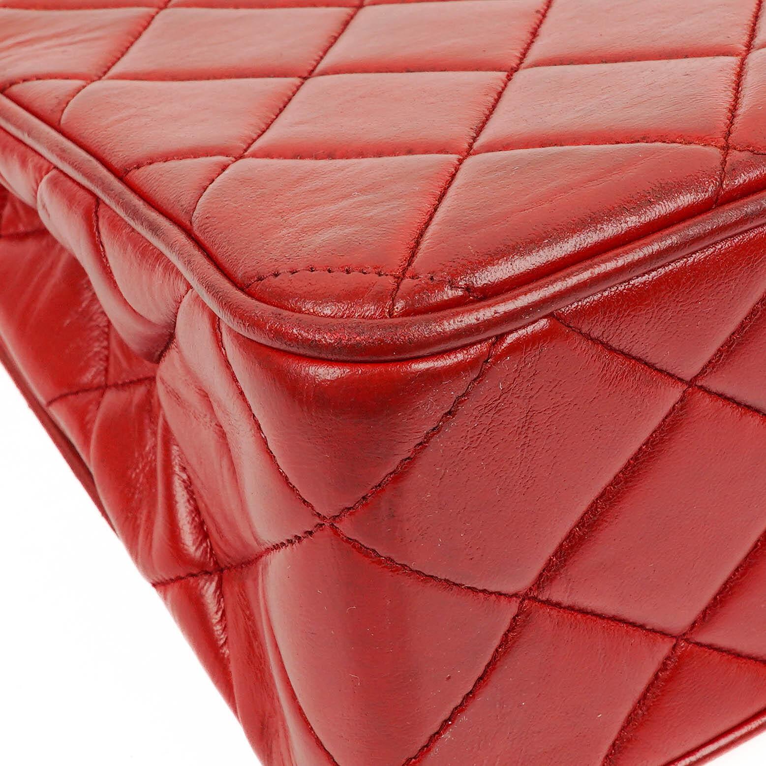 Chanel Maxi Logo Klappentasche in Rot Gestepptes Lammleder und 24k Vergoldeten Beschlägen