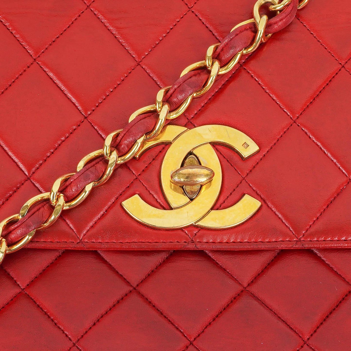 Chanel Maxi Logo Klappentasche in Rot Gestepptes Lammleder und 24k Vergoldeten Beschlägen