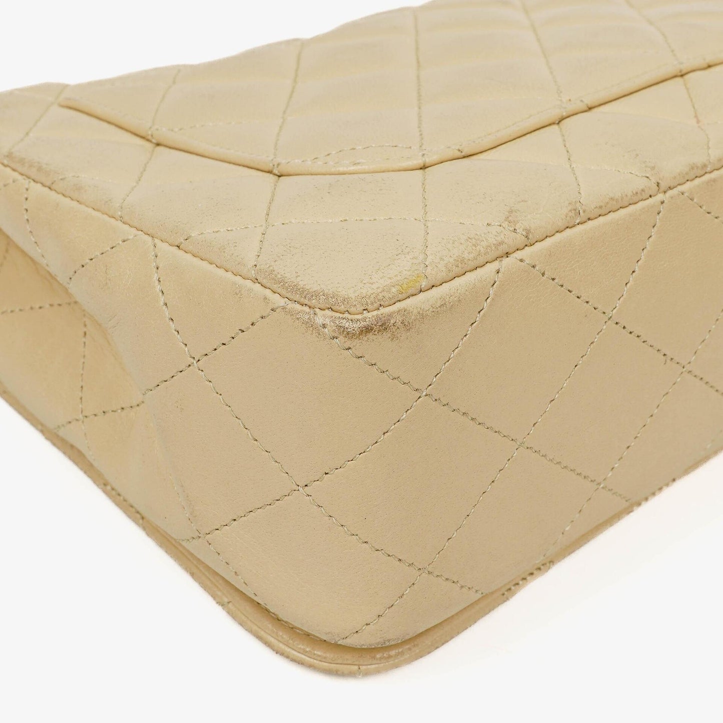 Chanel Maxi Logo Full Flap Tasche aus beigem gestepptem Leder mit 24K vergoldeten Beschlägen