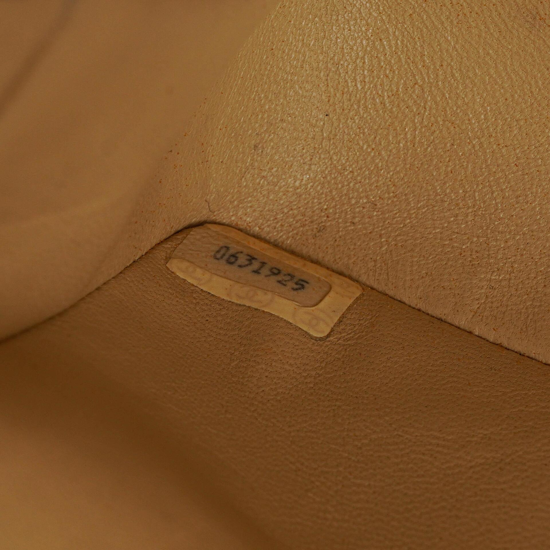 Chanel Maxi Logo Full Flap Tasche aus beigem gestepptem Leder mit 24K vergoldeten Beschlägen