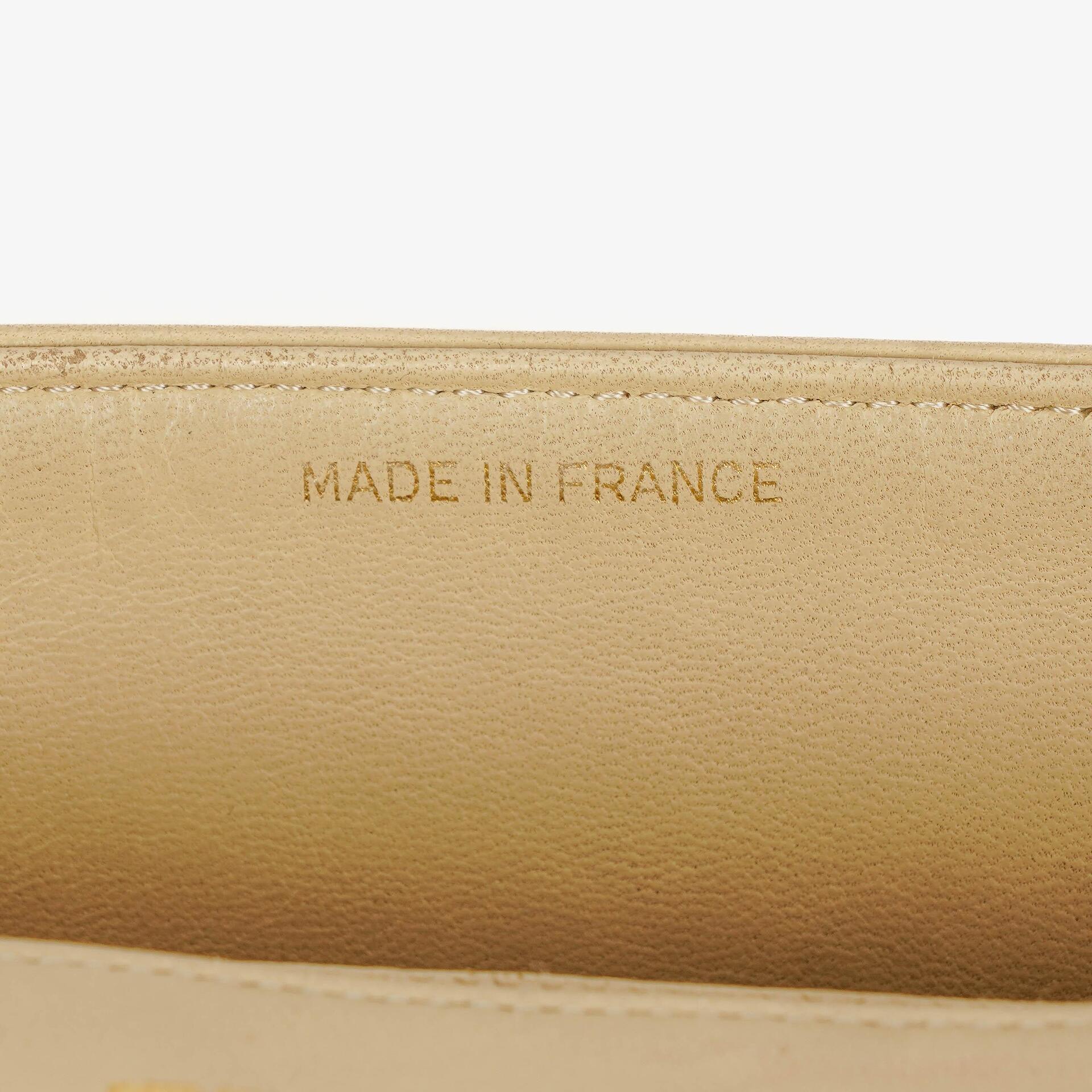 Chanel Maxi Logo Full Flap Tasche aus beigem gestepptem Leder mit 24K vergoldeten Beschlägen