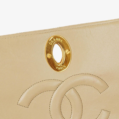 Chanel Maxi Logo Full Flap Tasche aus beigem gestepptem Leder mit 24K vergoldeten Beschlägen