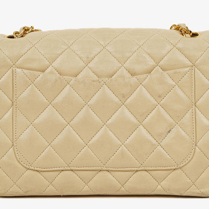 Chanel Maxi Logo Full Flap Tasche aus beigem gestepptem Leder mit 24K vergoldeten Beschlägen