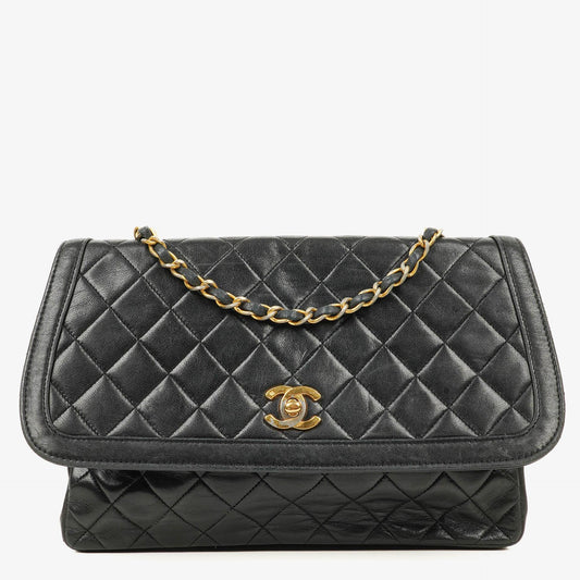 Chanel Medium Single Flap Tasche aus schwarzem gestepptem Lammleder mit 24K vergoldeten Beschlägen
