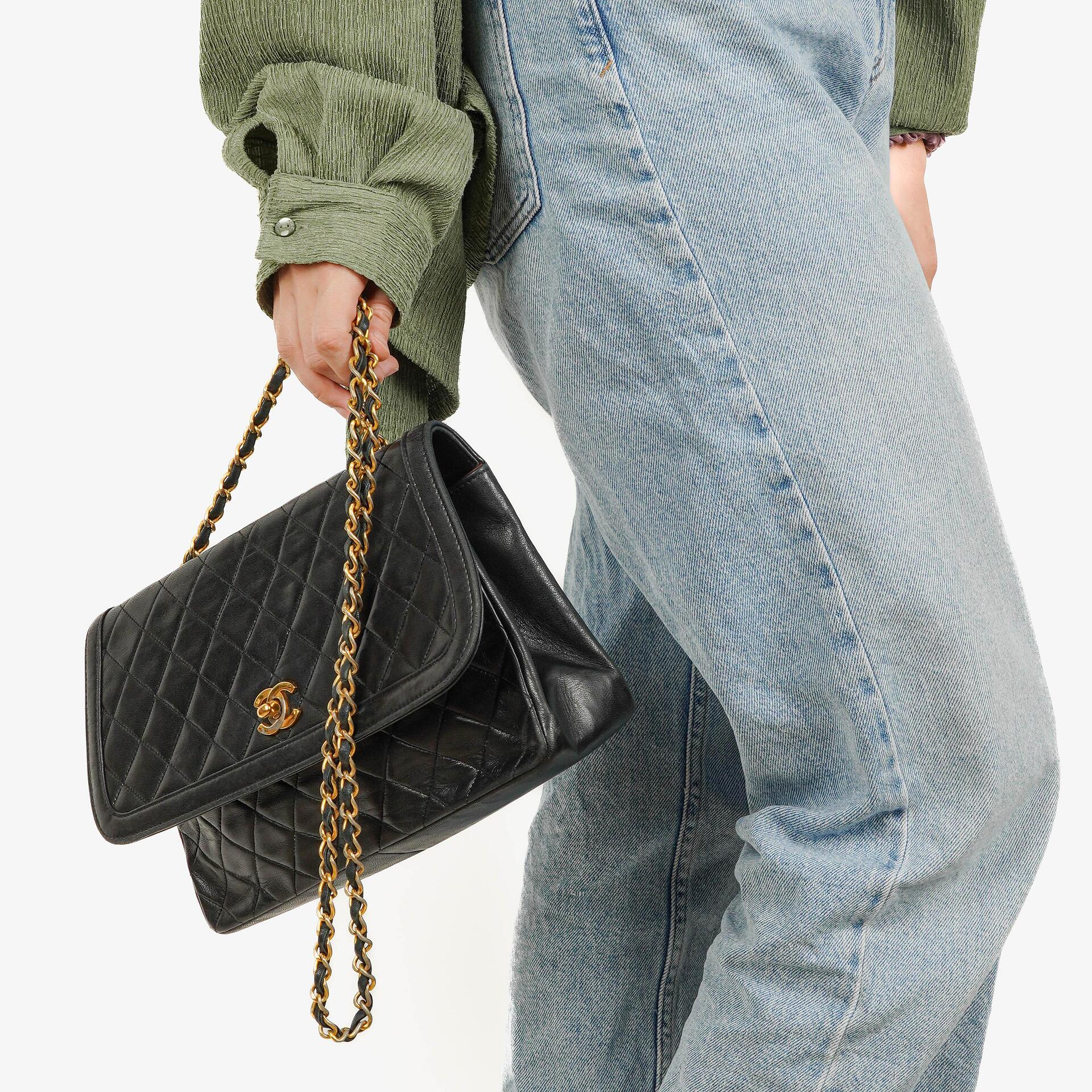Chanel Medium Single Flap Tasche aus schwarzem gestepptem Lammleder mit 24K vergoldeten Beschlägen