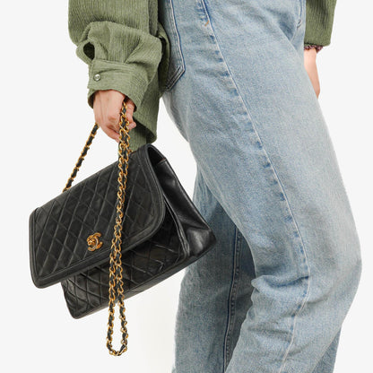 Chanel Medium Single Flap Tasche aus schwarzem gestepptem Lammleder mit 24K vergoldeten Beschlägen