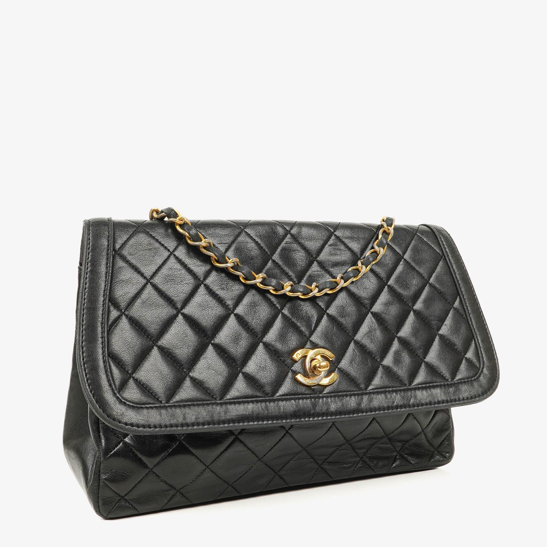 Chanel Medium Single Flap Tasche aus schwarzem gestepptem Lammleder mit 24K vergoldeten Beschlägen