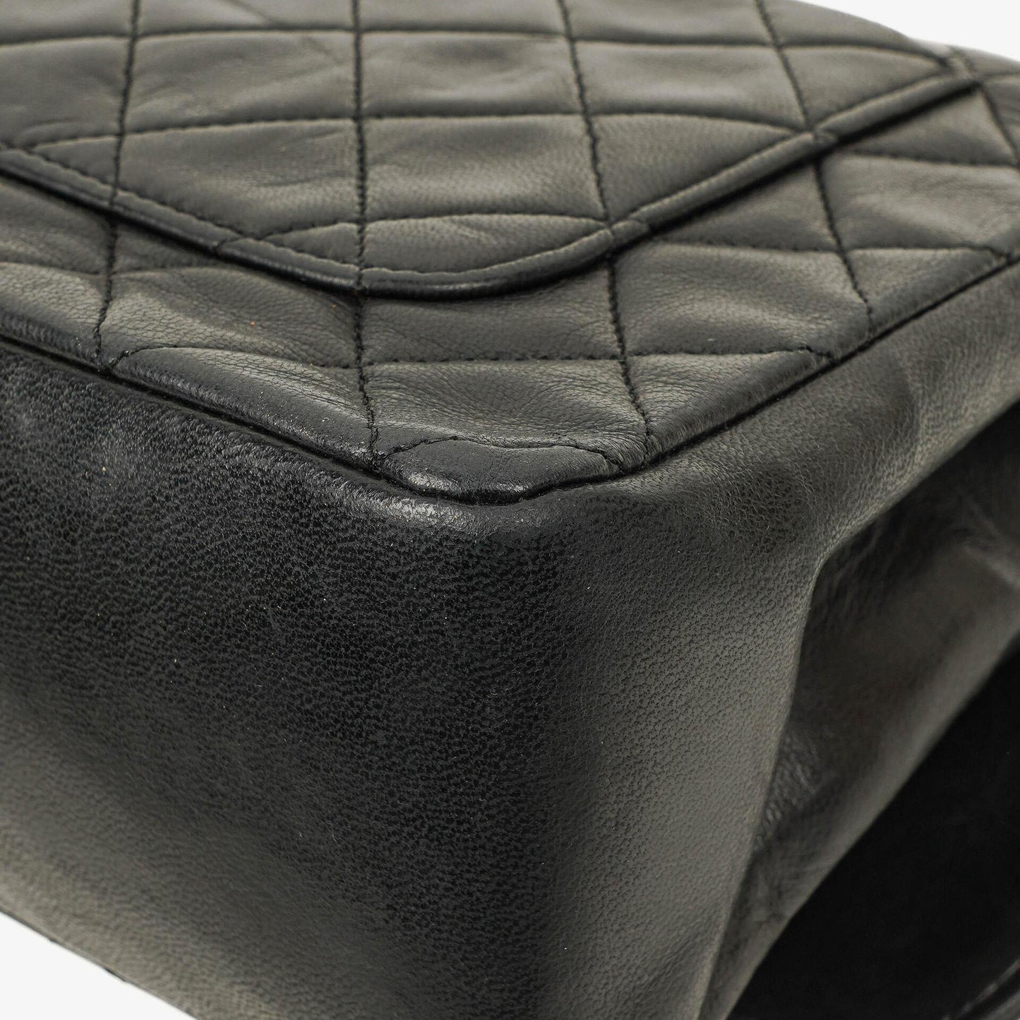 Chanel Medium Single Flap Tasche aus schwarzem gestepptem Lammleder mit 24K vergoldeten Beschlägen