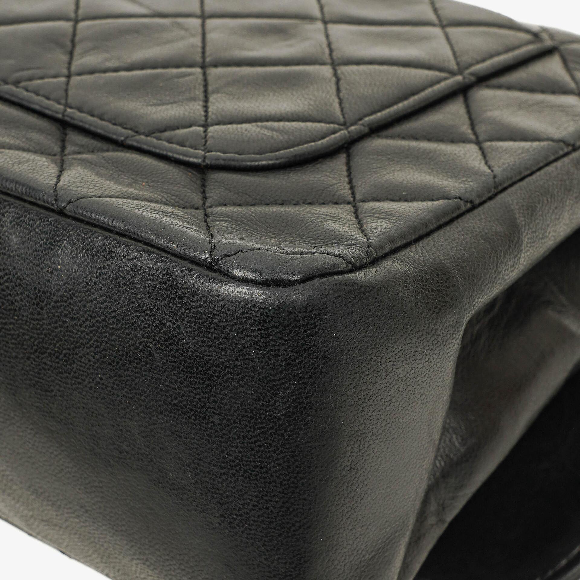 Chanel Medium Single Flap Tasche aus schwarzem gestepptem Lammleder mit 24K vergoldeten Beschlägen