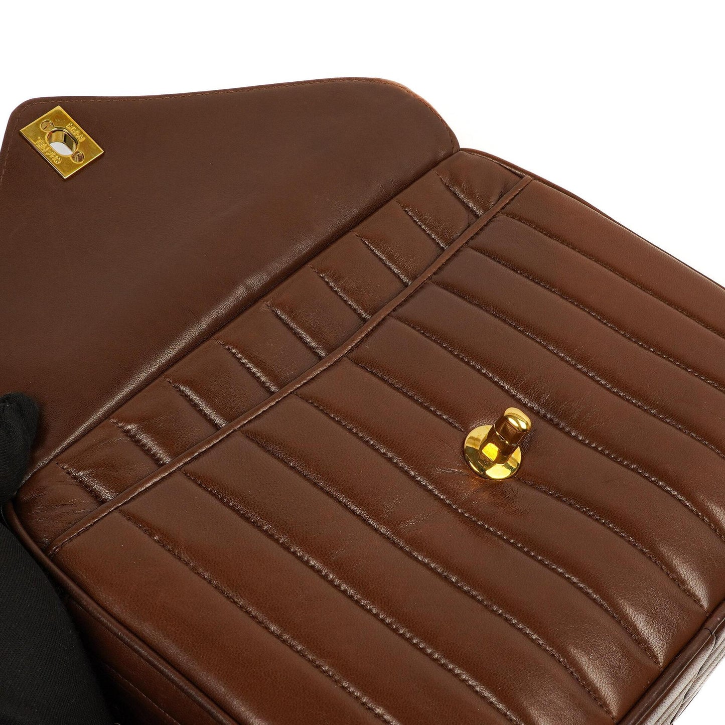 Chanel Medium Kamera Quaste Braune Vertikale Gequiltete Lammleder CC Klapptasche 24K Goldbeschläge, 1994-1996