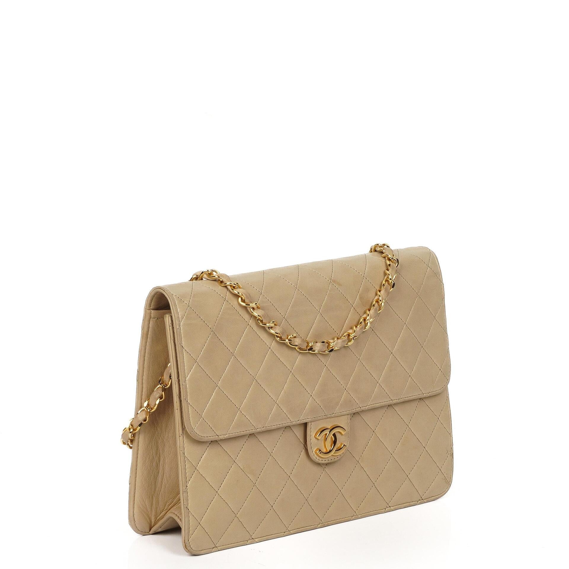 Chanel Medium Classic beige-ivory gestepptes Lammleder Single Flap Bag mit 24K goldplattierten Beschlägen