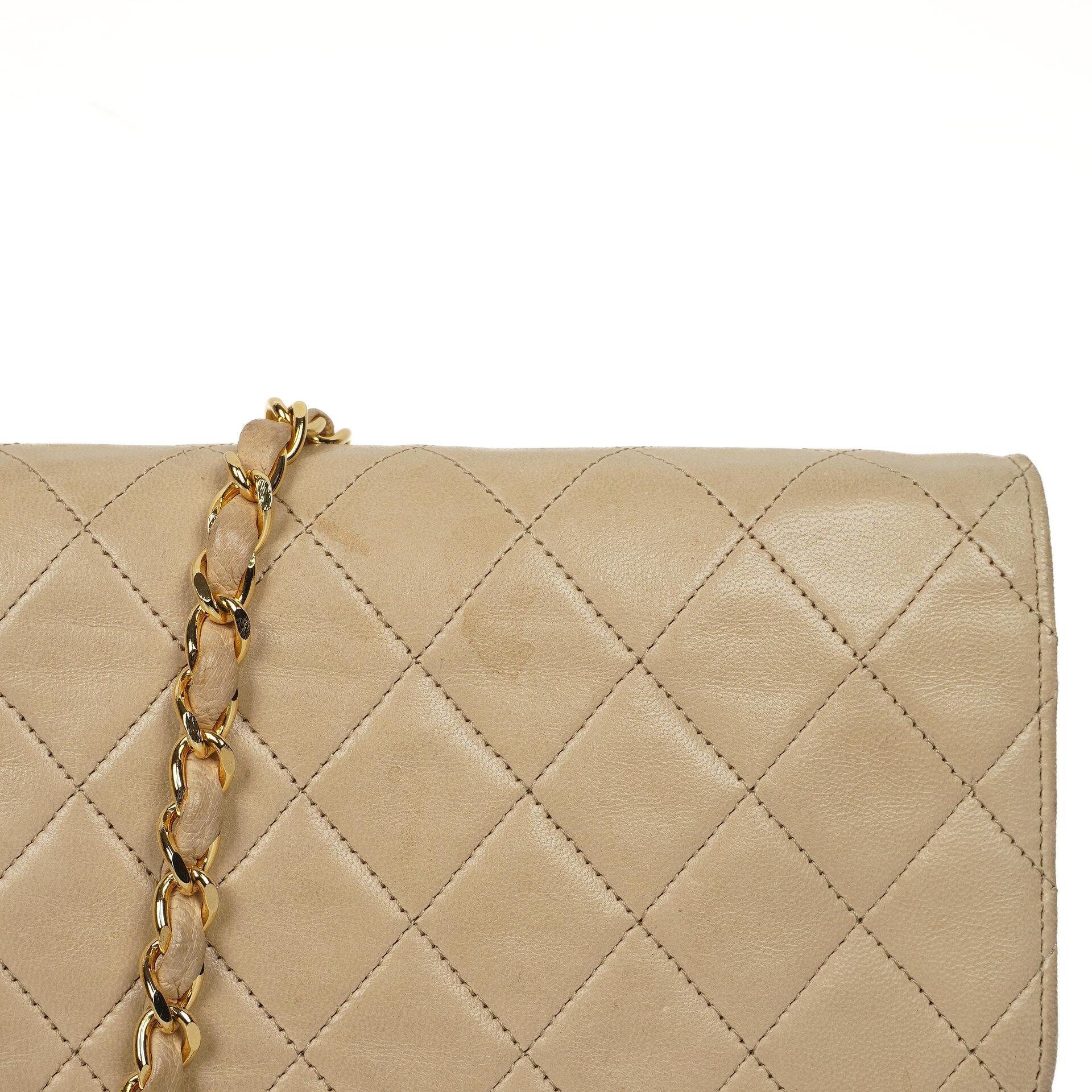 Chanel Medium Classic beige-ivory gestepptes Lammleder Single Flap Bag mit 24K goldplattierten Beschlägen
