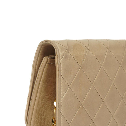 Chanel Medium Classic beige-ivory gestepptes Lammleder Single Flap Bag mit 24K goldplattierten Beschlägen