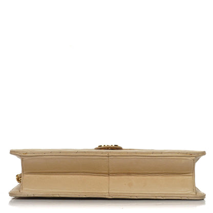 Chanel Medium Classic beige-ivory gestepptes Lammleder Single Flap Bag mit 24K goldplattierten Beschlägen