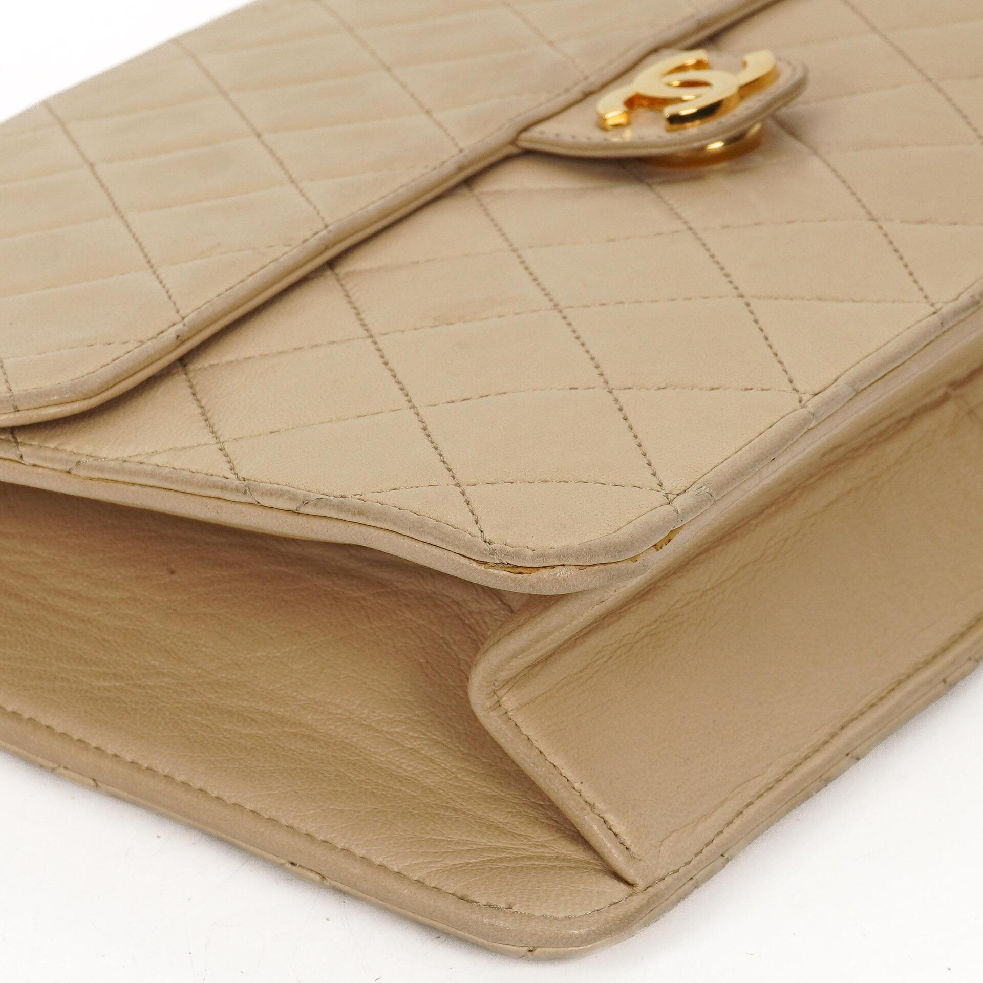 Chanel Medium Classic beige-ivory gestepptes Lammleder Single Flap Bag mit 24K goldplattierten Beschlägen