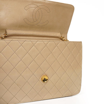 Chanel Medium Classic beige-ivory gestepptes Lammleder Single Flap Bag mit 24K goldplattierten Beschlägen